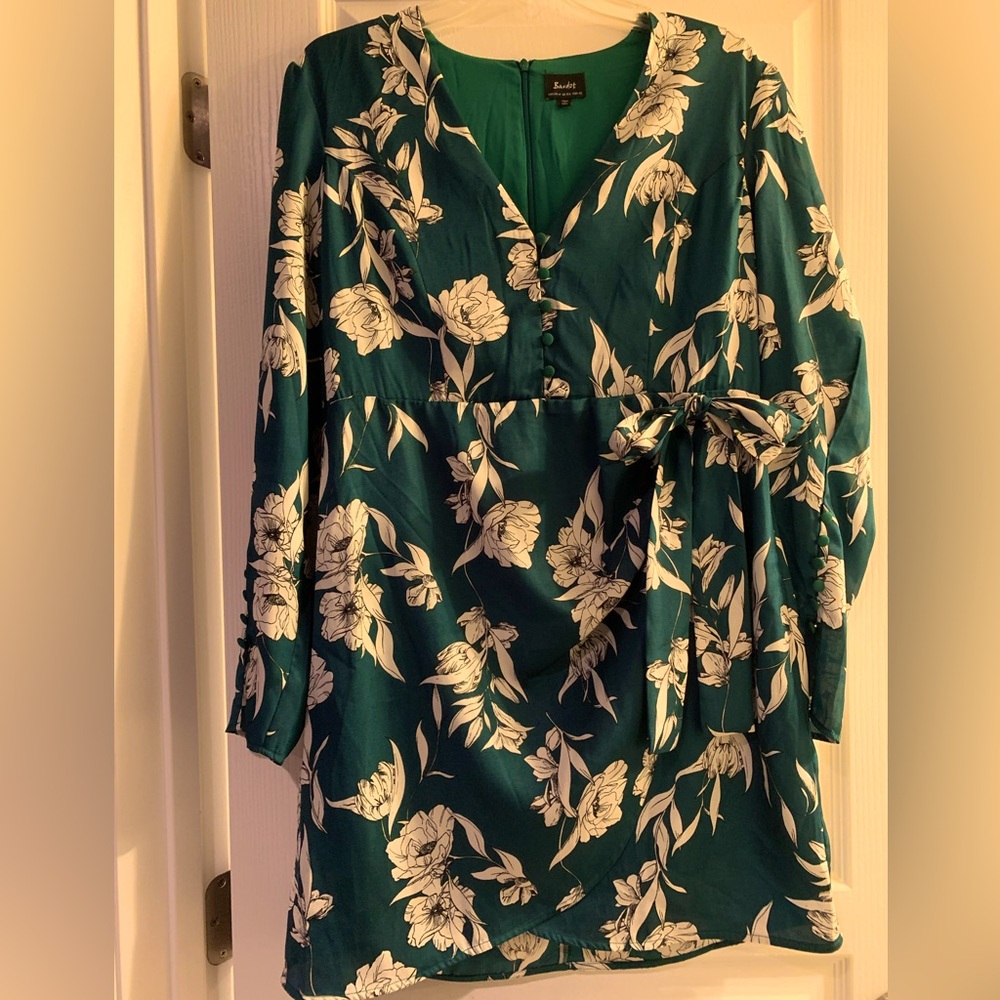 Bardot Green & White Long Sleeve Silky V-Neck Floral Dress Size 10 Large